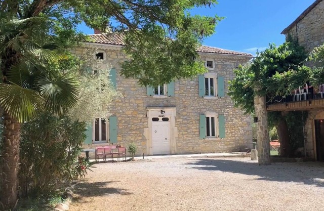 GÎTE MAS LES TEYSSIERS - 40 to 50 people