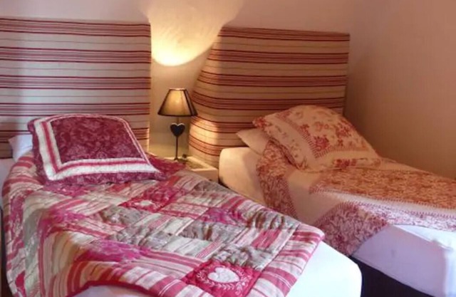 Gite Nature les Cigognes (sleeps up to 13), Pets welcome