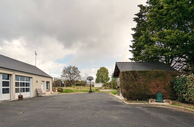Gite Niherne, 7 bedrooms, 12 persons