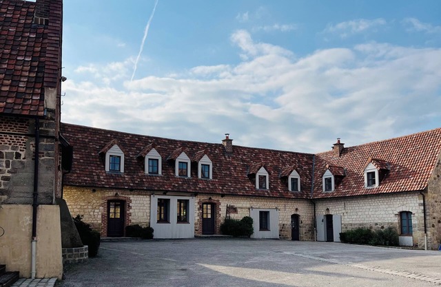 Gîte with covered swimming pool on the Opal Coast