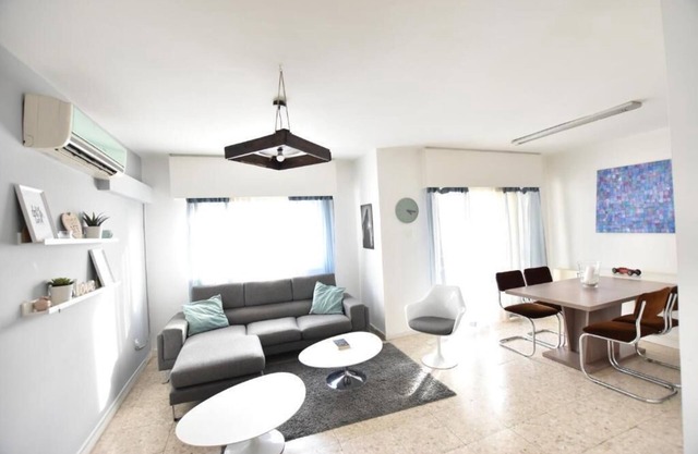 Glabur Stays - The Cozy Apt 2-Bedroom, Nicosia City