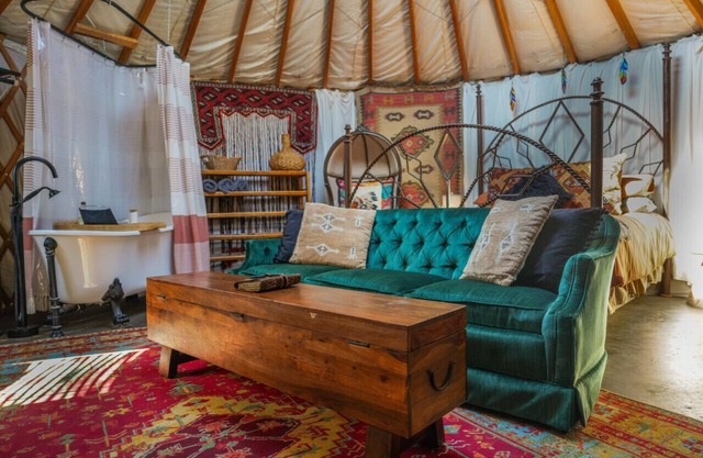 Glamp in Heated Yurt in Big Bend @ Casa de Marca