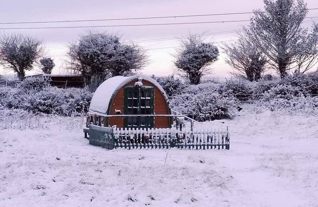 Glamping Pod in St Austell, Sleeps 2 with Spa Pool