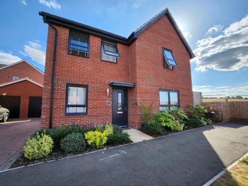 Glenvale House - Weekly & Monthly Stay For Business Or Relocation, Perfect Weekend Getaway!