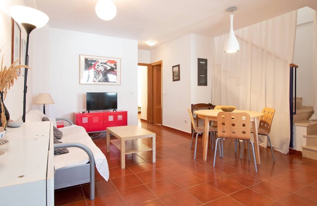 Global Properties: Apartment with pool in Corinto beach