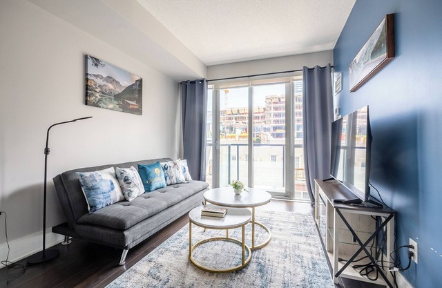 GLOBALSTAY. Beautiful 1 Bd+Den Condo In the Heart of Downtown
