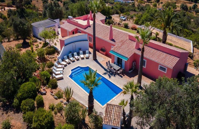 Glorious Carvoeiro Villa | 4 Bedrooms | Quinta Pedro 8 | Tennis Court | Pool.