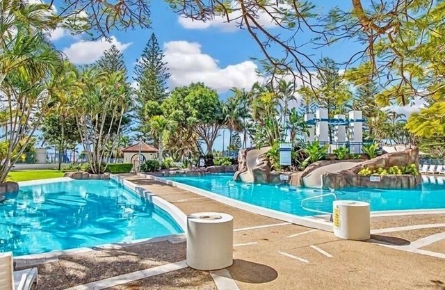 Gold Coast Calypso Plaza Suites, Premium 2 bedroom Unit Coolangatta beach!