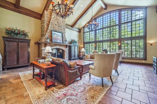 Gold King Retreat home