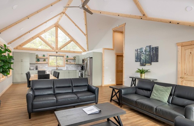 Golden Eagle Cabin Rental