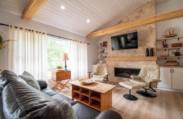 Golden Leaves & Cozy Retreats: A Wave from it All