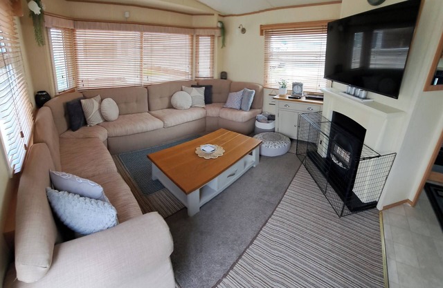 Golden Sands Towyn Seaside Caravan - Sleeps 6