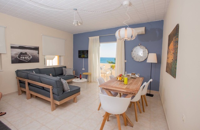 Golden Sun Apartment with amazing sea view