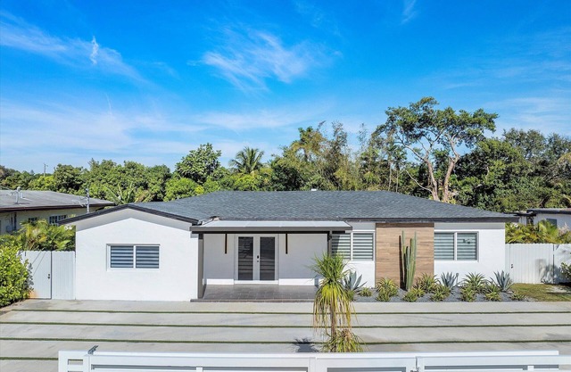 GoldLuxe with Outdoor Paradise