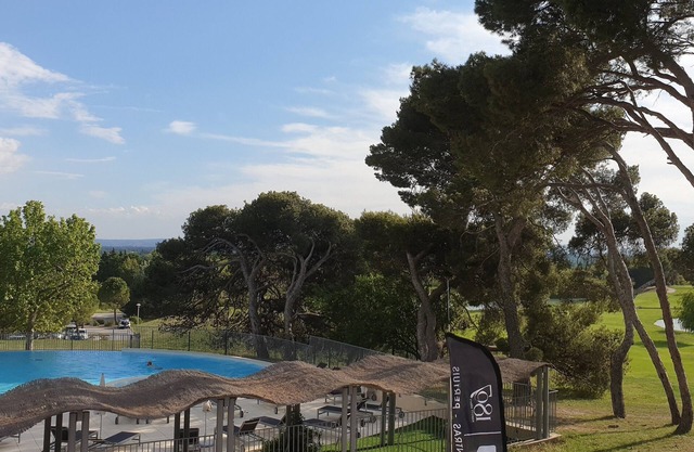 Golf side, beautiful ground floor apartment with terraces in Golf - swimming pool - tennis.