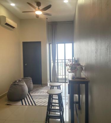 Gombak, KL at Ayuman Suites with Netflix & panoramic view of Gombak & Batu Caves