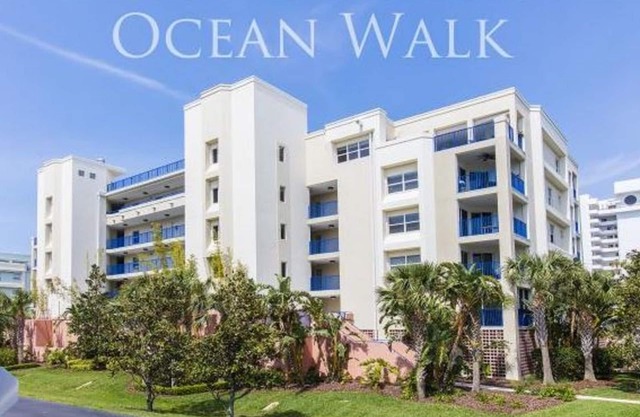 Gorgeous 3 bedroom condo with ocean view