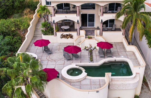 Gorgeous 3BR Oceanview Private Pool/Jacuzzi