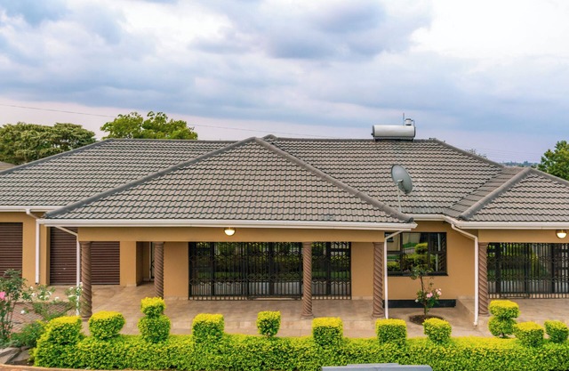 Gorgeous 4-bedroom house with WiFi in Harare