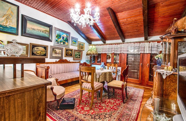 Gorgeous and Spacious Apartment Equipped with Unique and Valuable Furniture