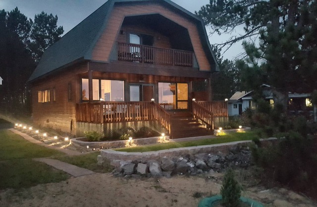 Gorgeous Cottage on Sugar Sands of Lake Superior