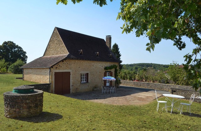 Gorgeous home in Val-de-Louvre-et-Caude