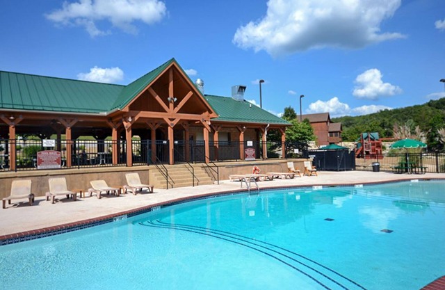 Gorgeous Golf Views, Quiet/Large, Resort and Pools