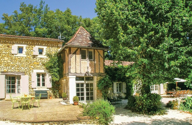 Gorgeous home in St. Martin des Combes