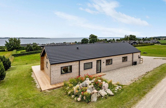 Gorgeous home in Faaborg with WiFi