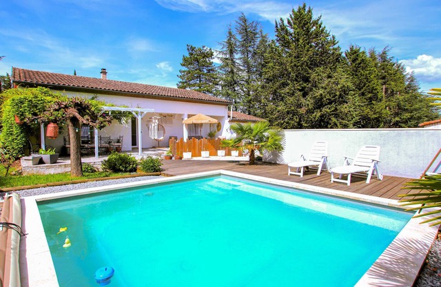 Gorgeous home in Grospierres