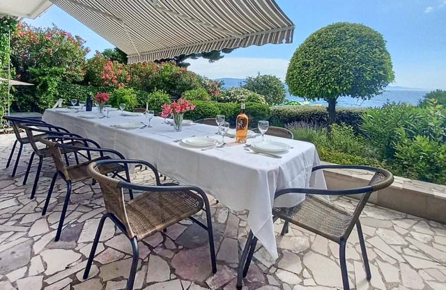 Gorgeous home in Gradac