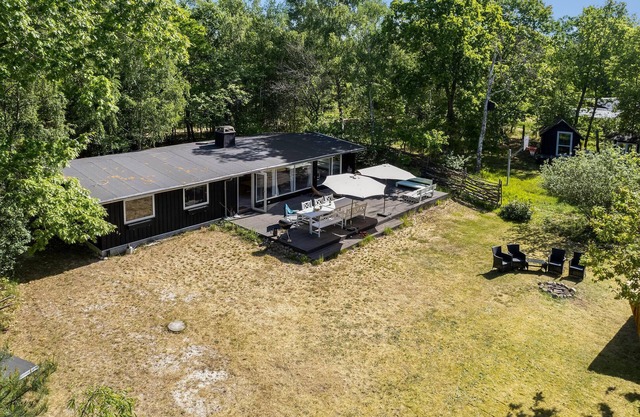 Gorgeous home in Højby with WiFi