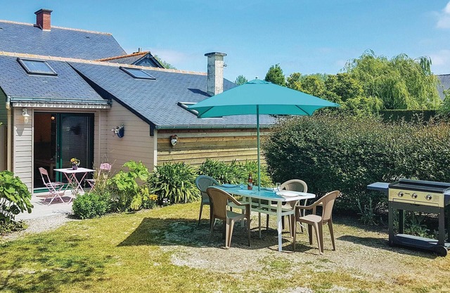 Gorgeous home in Mont-Dol with WiFi