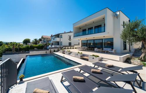 Gorgeous Home In Posedarje With Sauna