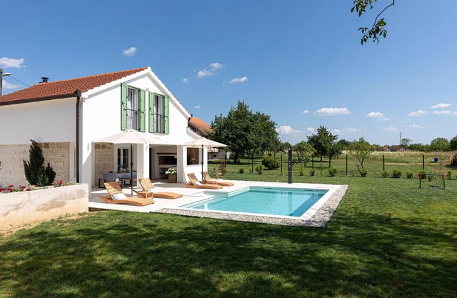 Gorgeous home in Sinj