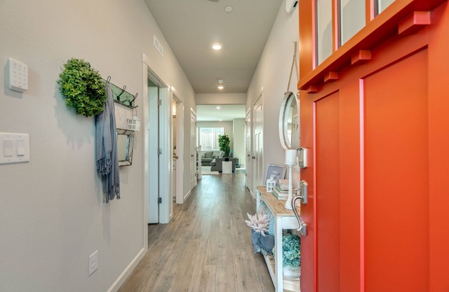*Gorgeous New Home with a Community Pool and 14 acre Park! *