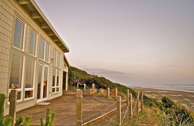 Gorgeous Oceanfront Beach House - Elegant Modern w/Stunning Expansive Views