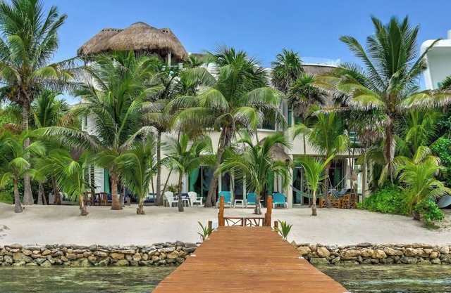 Gorgeous Oceanfront Villa w/Private Pool & Dock