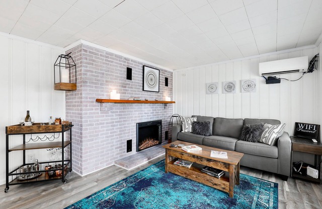 Gorgeous riverside guest house with firepit, patio - great location