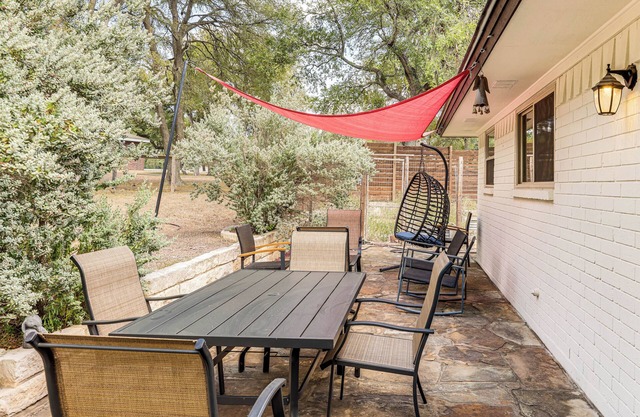 Gorgeous San Marco Home w/Patio & Grill!