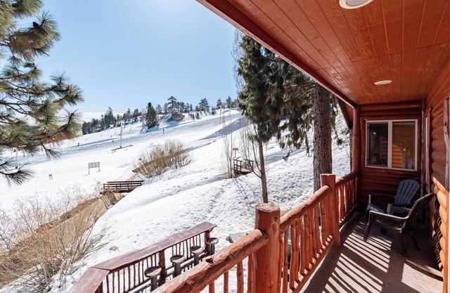 Gorgeous Ski In/Ski Out Home w/Game Room & Hot Tub! | Clover by AvantStay