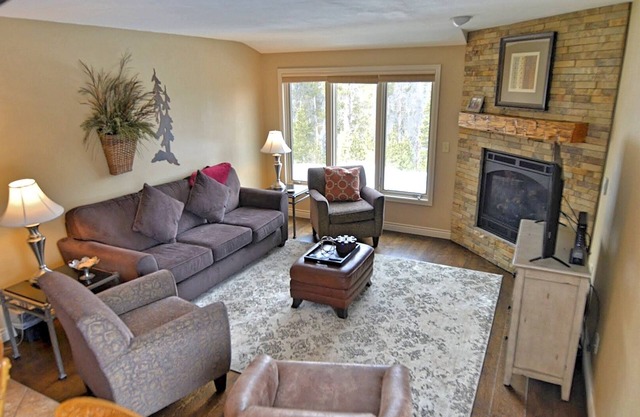 Gorgeous Views on Peak 10 in Remodeled Townhome