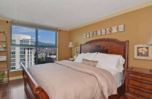 Gorgeous Water & Mountain Views and Super Central Location