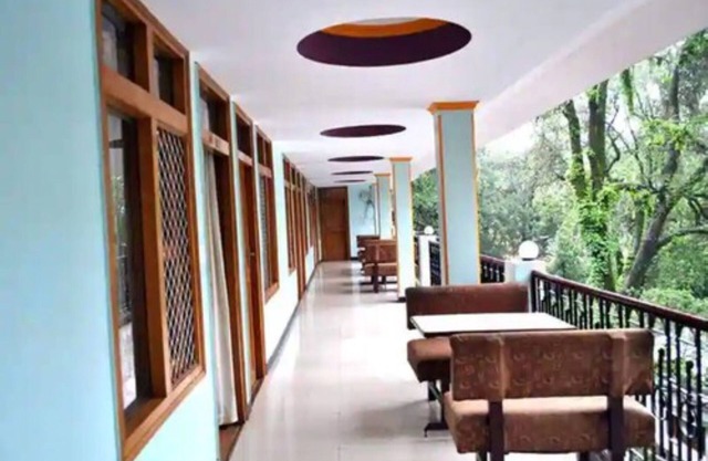 Goroomgo Moon Nainital
