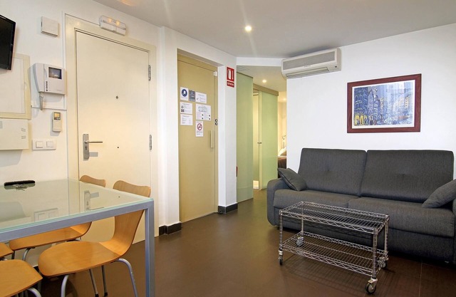 GOTHIC PICASSO 3 APARTMENT