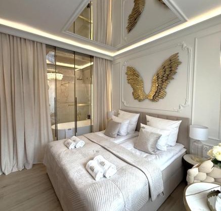 Granaria Jacuzzi Deluxe Suites by Downtown Apartments