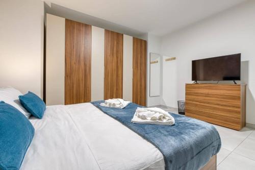 Grand 3bed Burseley Terrace Fl8 Swieqi By Homely