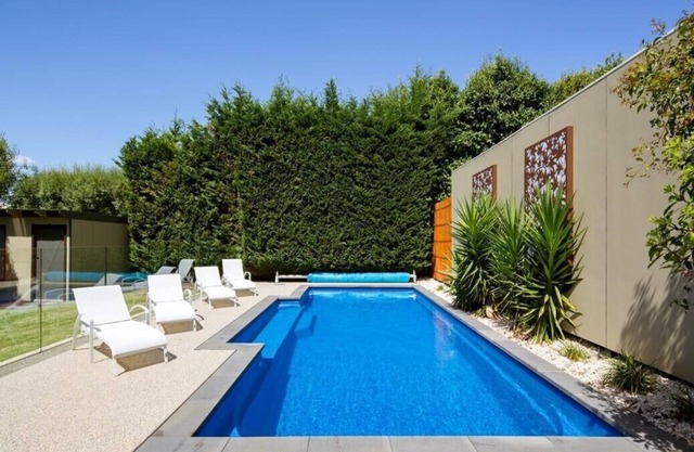 Grand Escape Mckenzie 5BR 4Bth rooms Pool WiFi Netflix free* 7.5kW EV charger