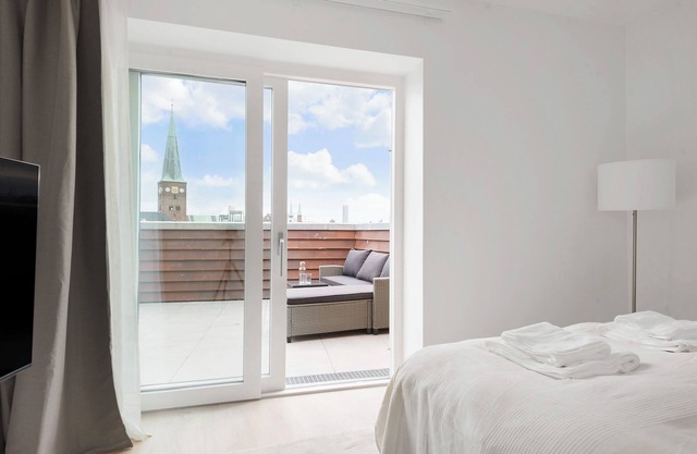 Grand Penthouse Suite With Private Rooftop Terrace