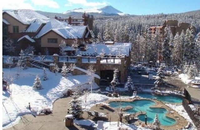 GRAND TIMBER LODGE SKI-IN/SKI-OUT 600 FEET FROM CHAIRLIFT SLEEPS 8
